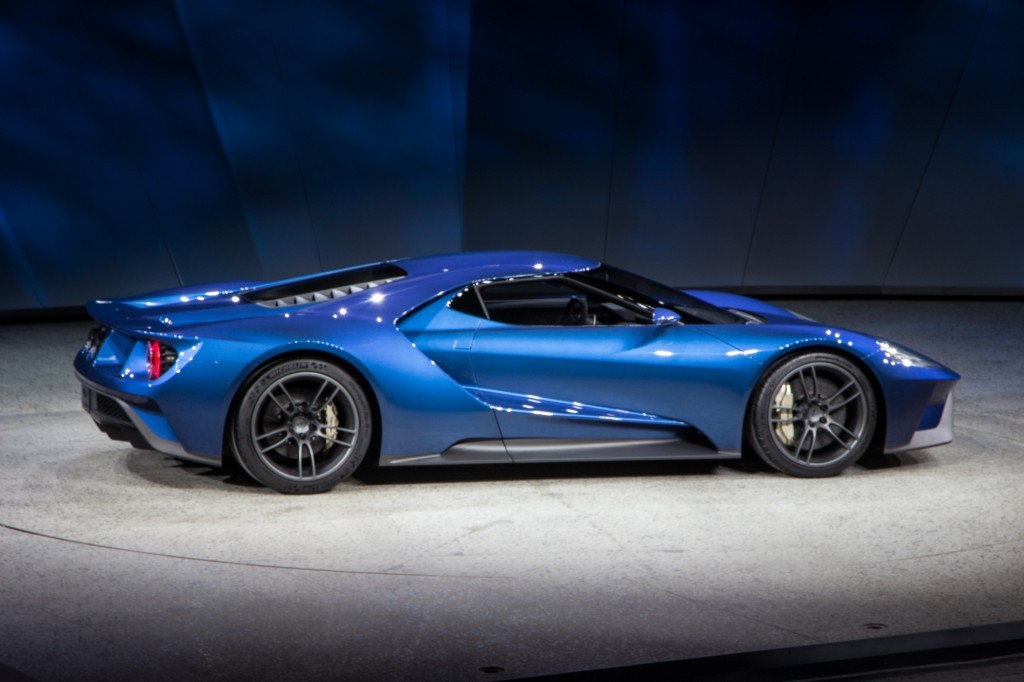 Brand new Ford GT unveiled at Detroit Auto Show The Car Spotter Blog