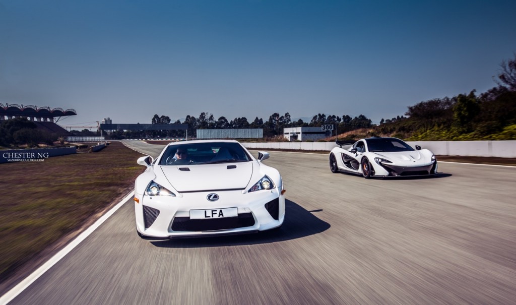 Lexus LFA and McLaren P1 dual on the tarmac. Picture courtesy of Chester NG