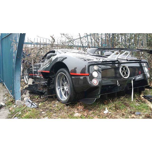 Pagani Zond GJ after plowing through a hedge and metal fence