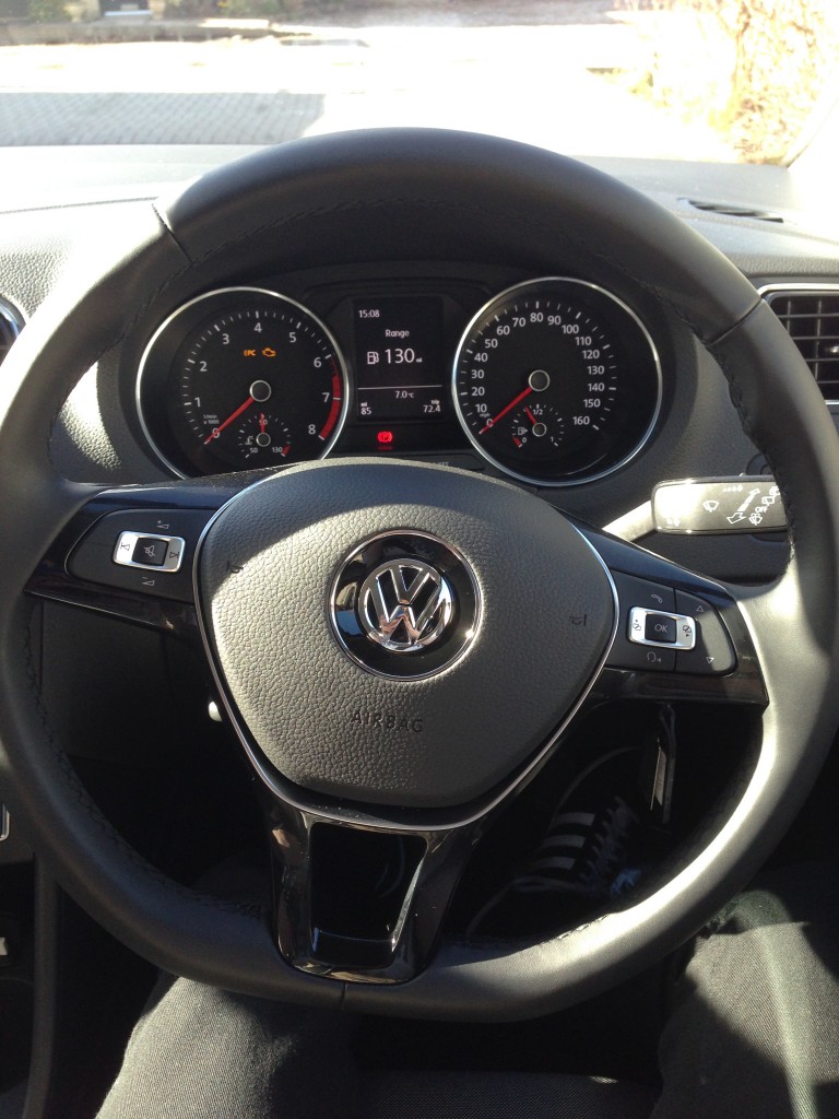 VW Polo Se Bluemotion steering wheel and dials