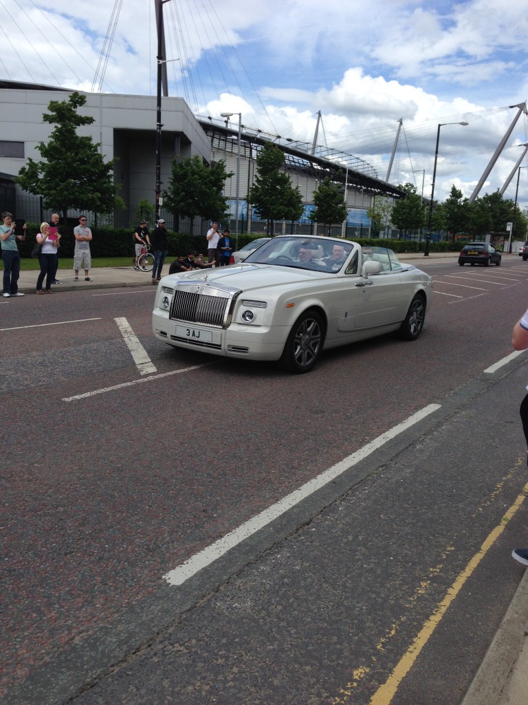 White Rolls-Royce Phantom Drophead