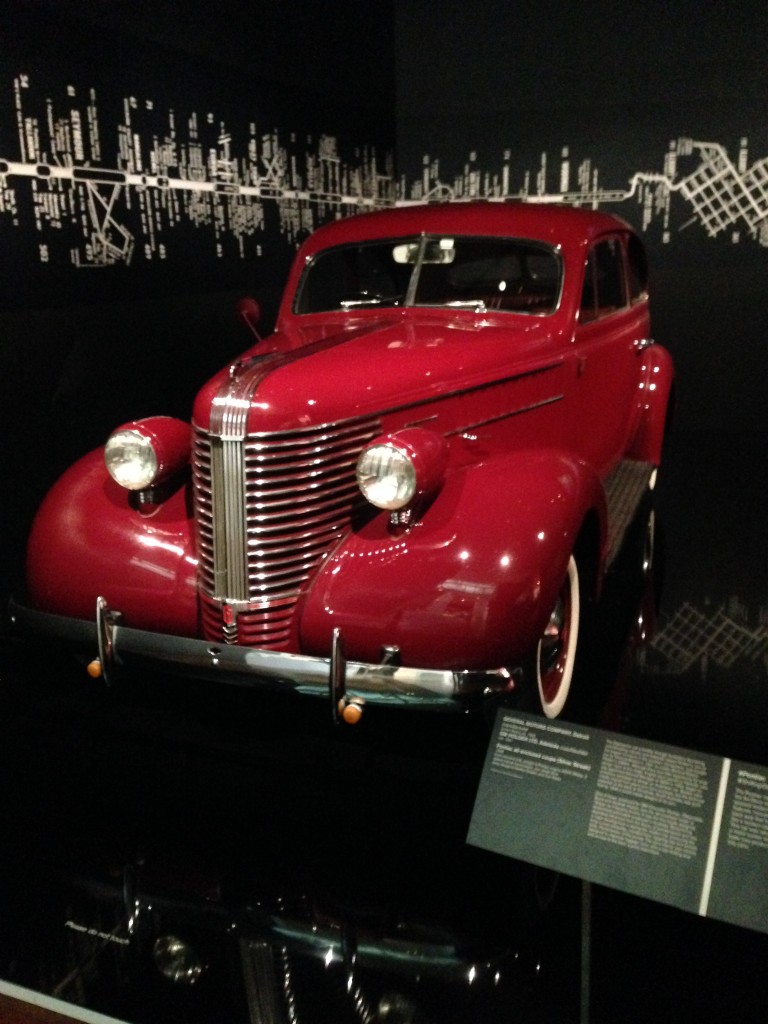 1938 GM Holden Pontiac all-enclosed coupe (silver streak)